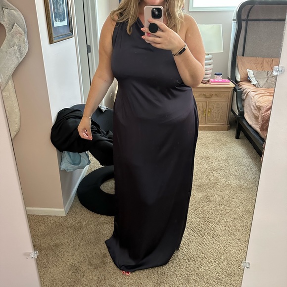 One shoulder column gown - Picture 7 of 8